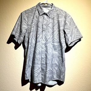 Lululemon men’s casual button down shirt - short sleeve